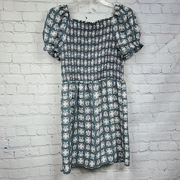 Loft Petite Gray Floral Smocked Babydoll Puff Short Sleeves Mini Dress Cute SP - Picture 8 of 10